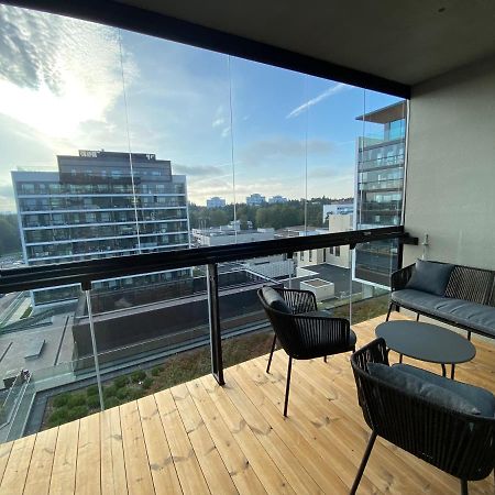 Ainoa Shopping Center Apartments - Tapiola Esbo Eksteriør bilde
